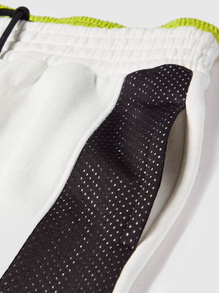 Sporty joggers - boys' trousers - White | Sisley Young image number 4